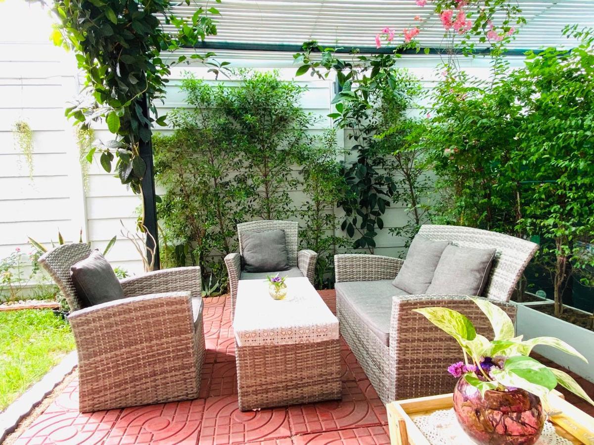 Teak Villa Bangkok Esterno foto