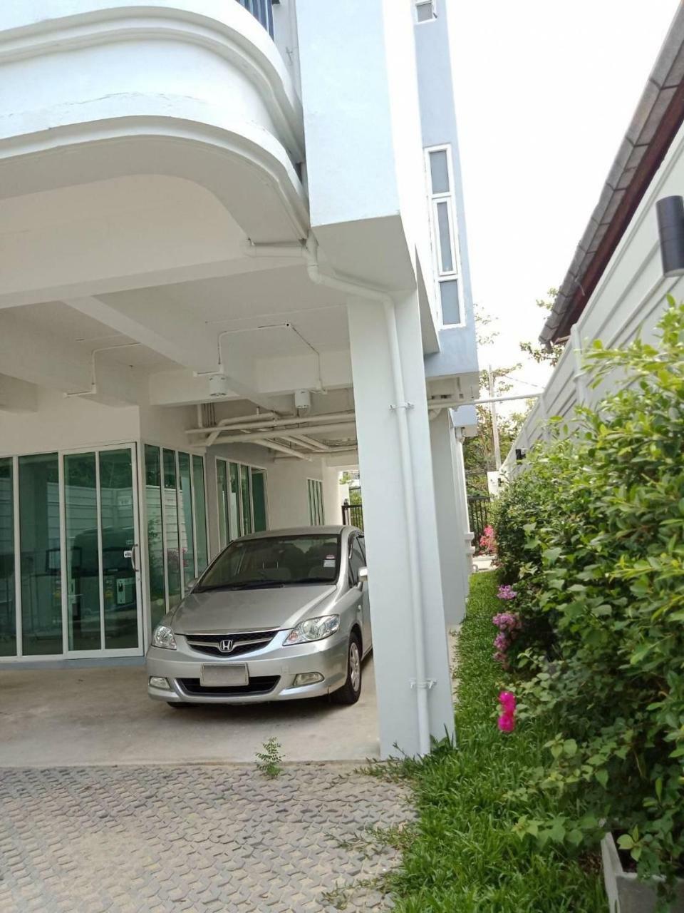 Teak Villa Bangkok Esterno foto