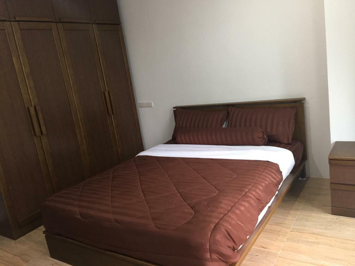 Teak Villa Bangkok Esterno foto