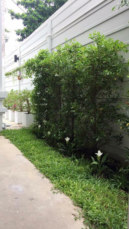 Teak Villa Bangkok Esterno foto
