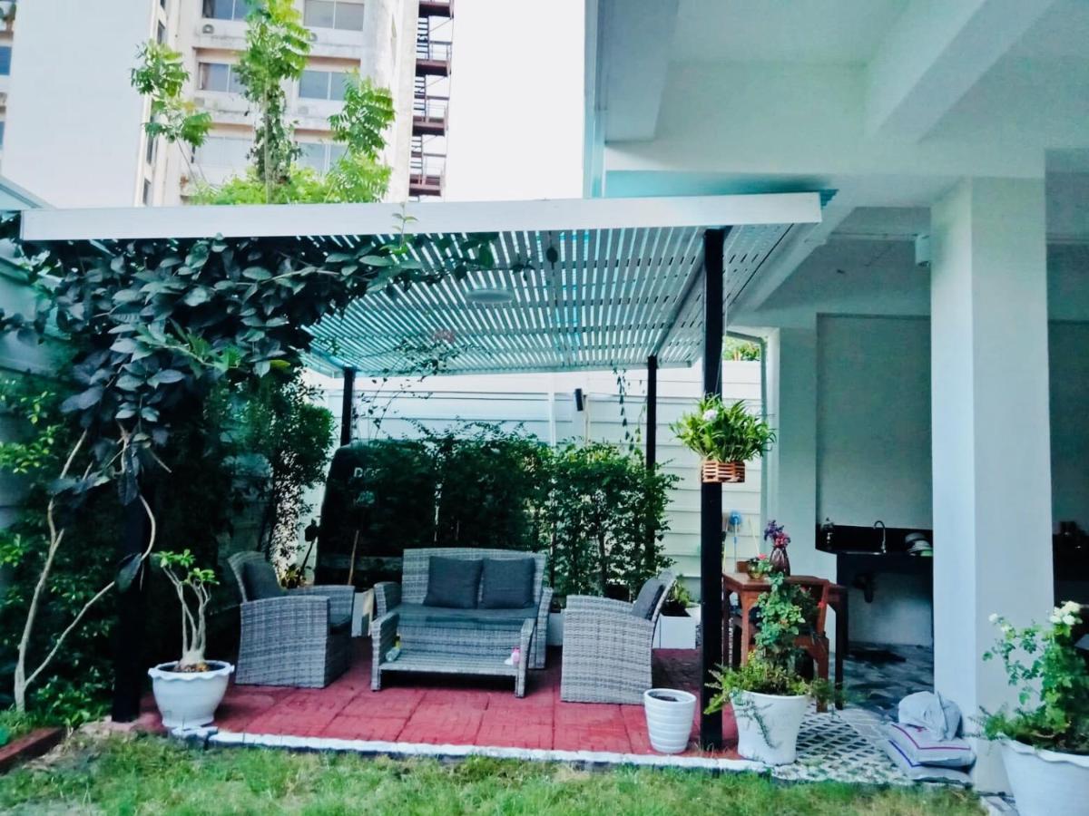 Teak Villa Bangkok Esterno foto